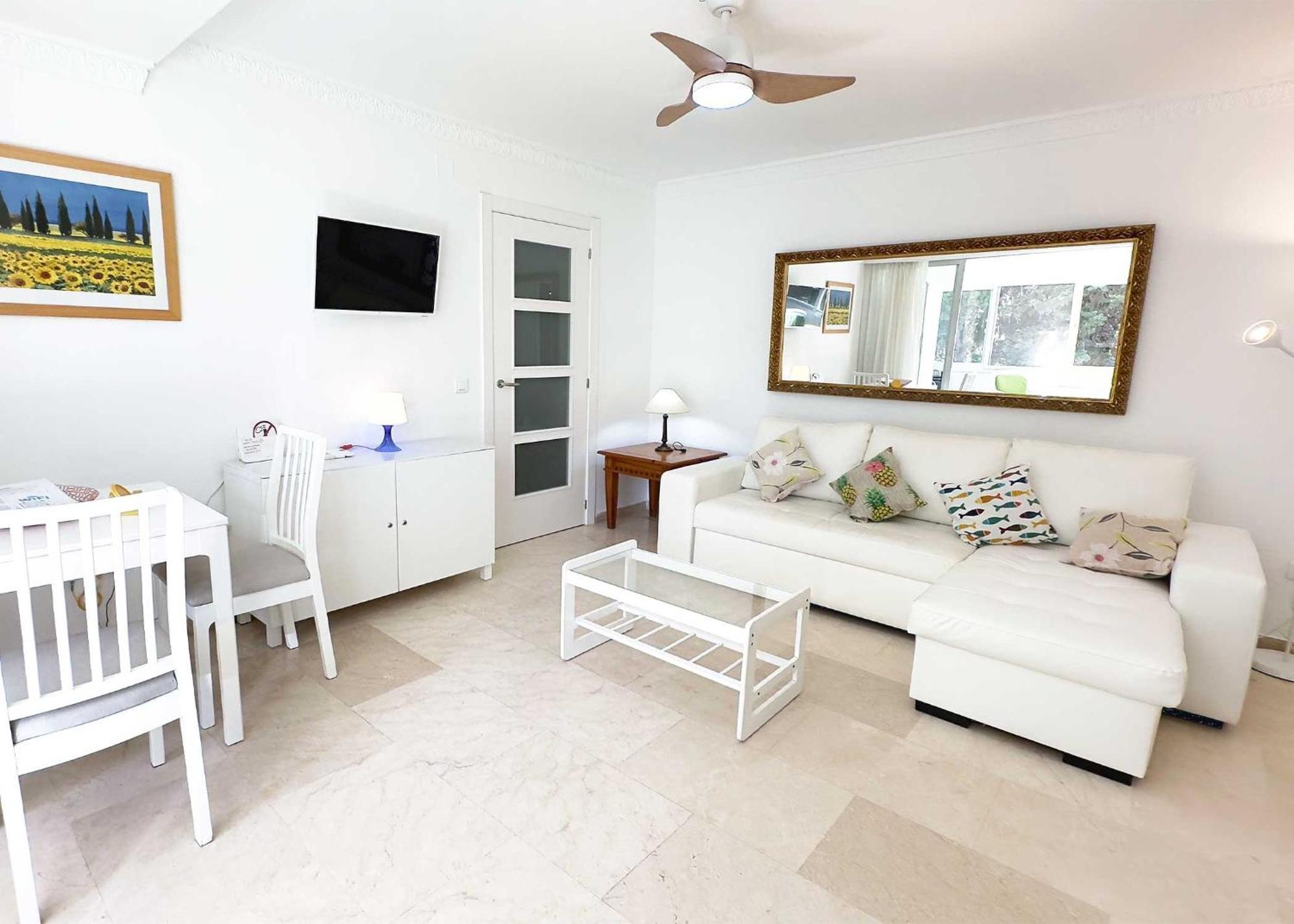1 Bedroom Apartment Second Line Beach- Parque Marbella Building Экстерьер фото
