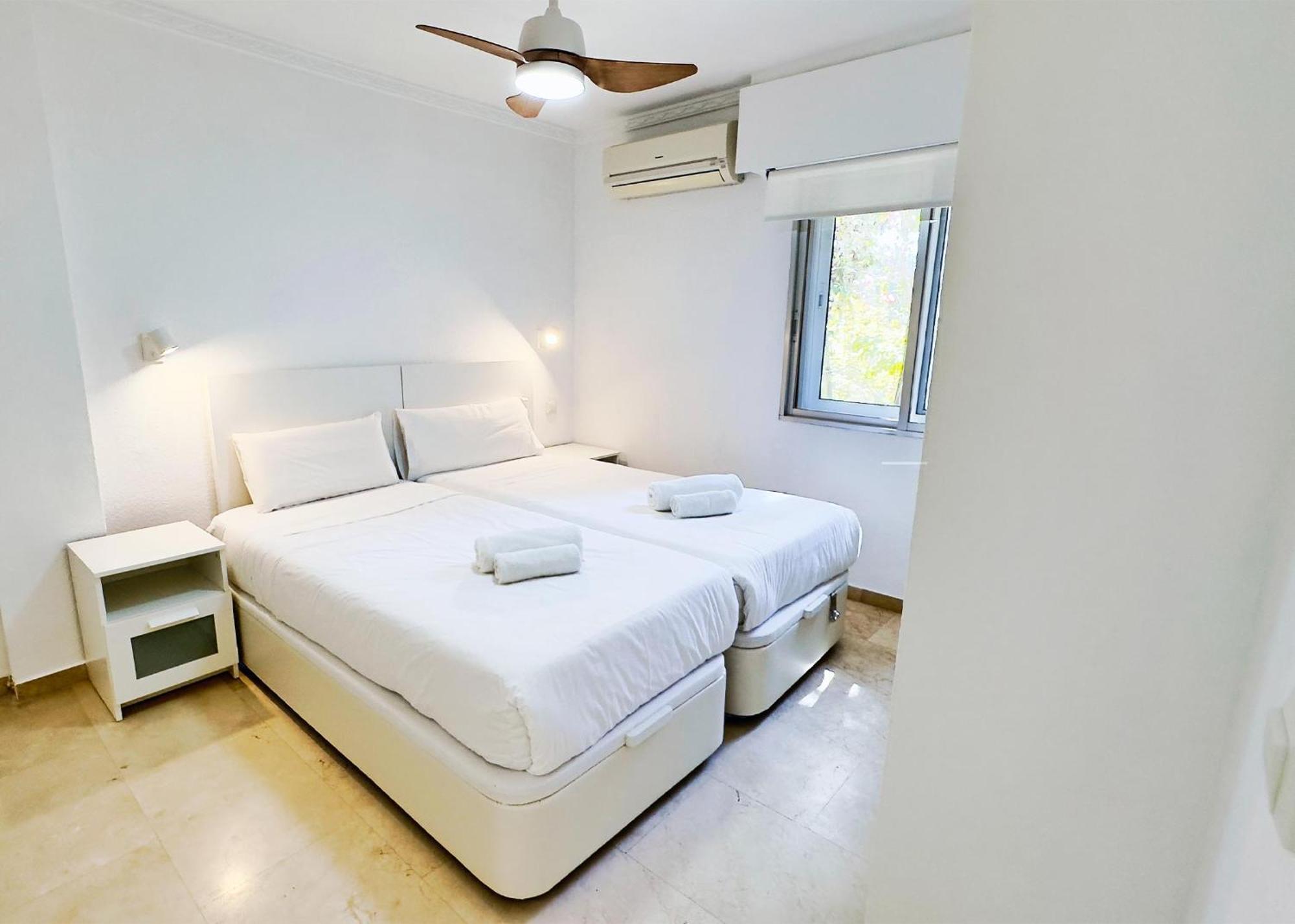 1 Bedroom Apartment Second Line Beach- Parque Marbella Building Экстерьер фото